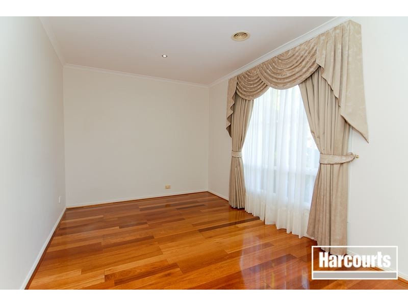 12 Leffern Court, Carrum Downs VIC 3201