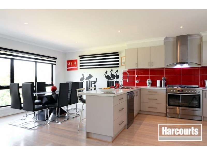 9/2 Barton Drive, Sandhurst VIC 3977