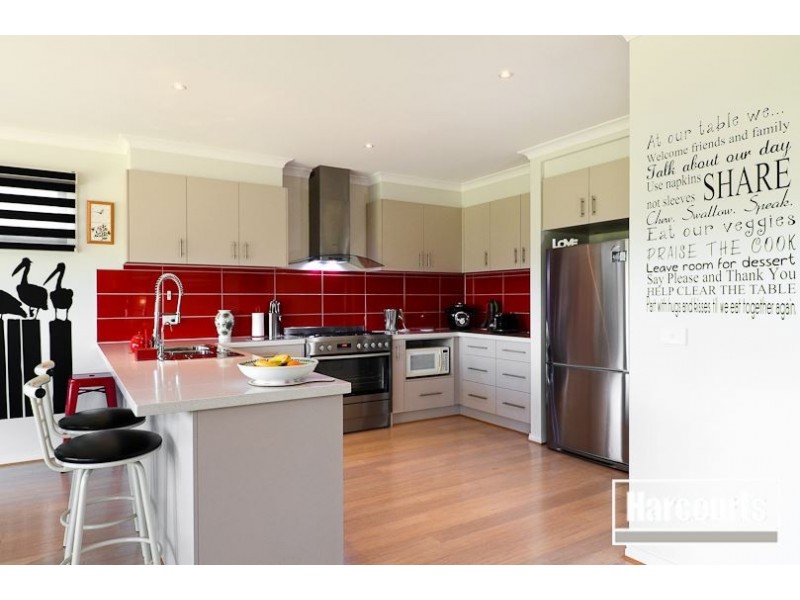 9/2 Barton Drive, Sandhurst VIC 3977