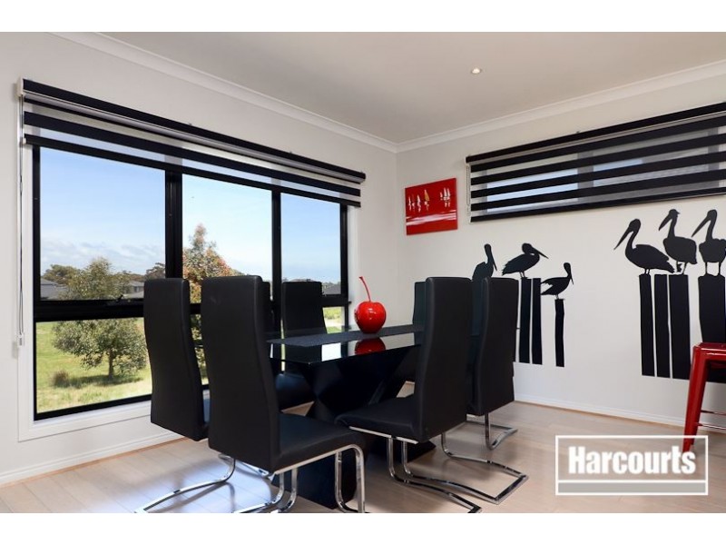 9/2 Barton Drive, Sandhurst VIC 3977