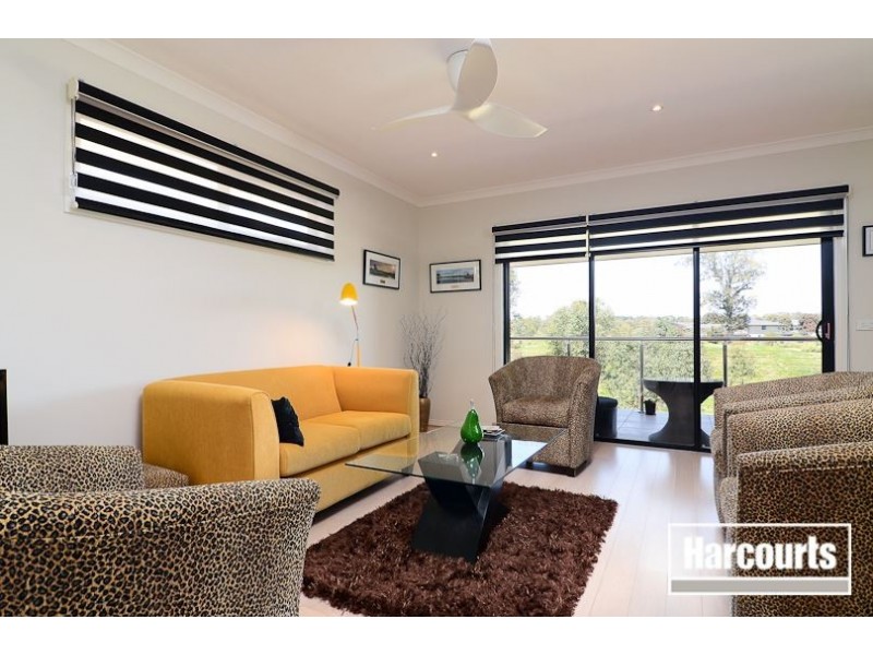 9/2 Barton Drive, Sandhurst VIC 3977
