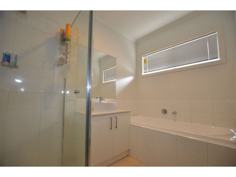 38 Botany Drive, Carrum Downs VIC 3201