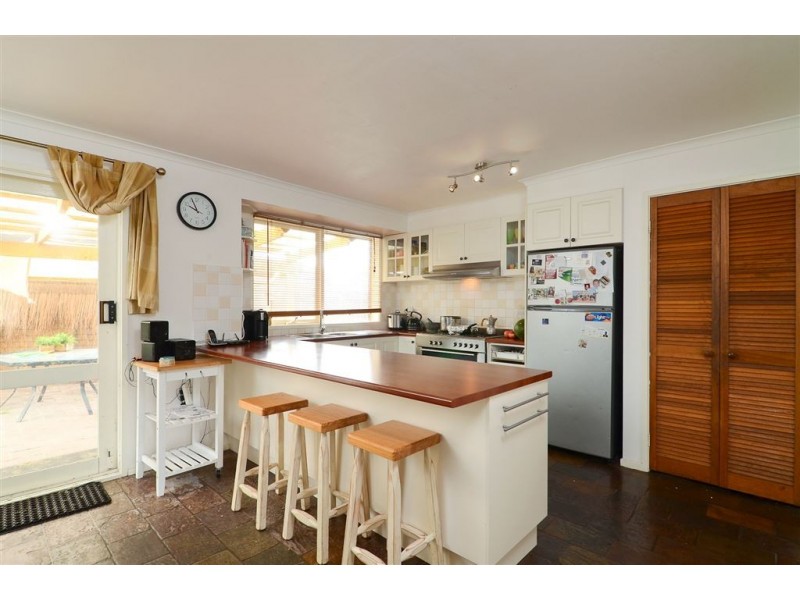 42 Sunbird Cresent, Carrum Downs VIC 3201