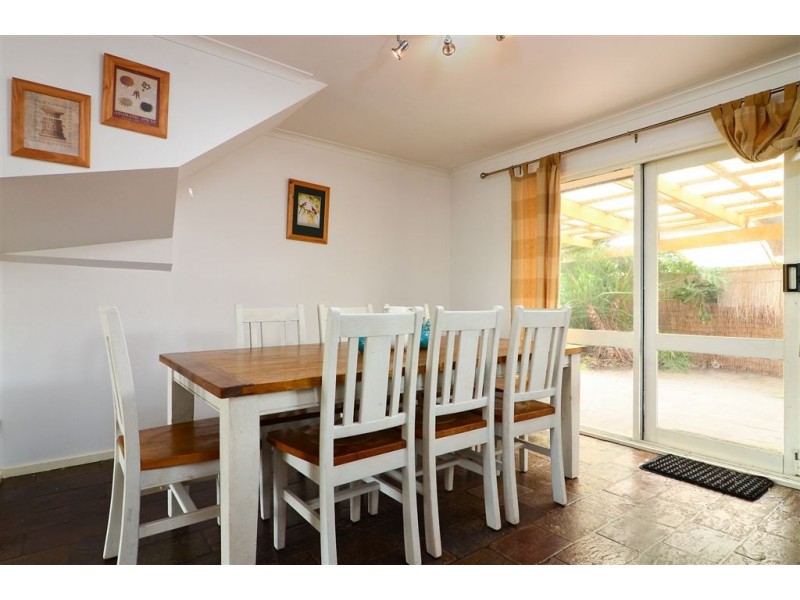 42 Sunbird Cresent, Carrum Downs VIC 3201