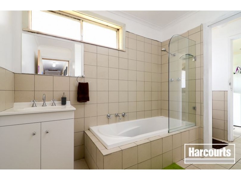 13 Hoya Crescent, Frankston North VIC 3200