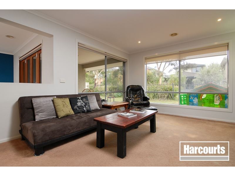 15 Tulloch Drive, Sandhurst VIC 3977