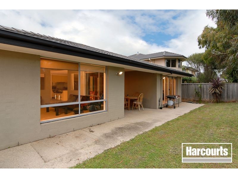 15 Tulloch Drive, Sandhurst VIC 3977