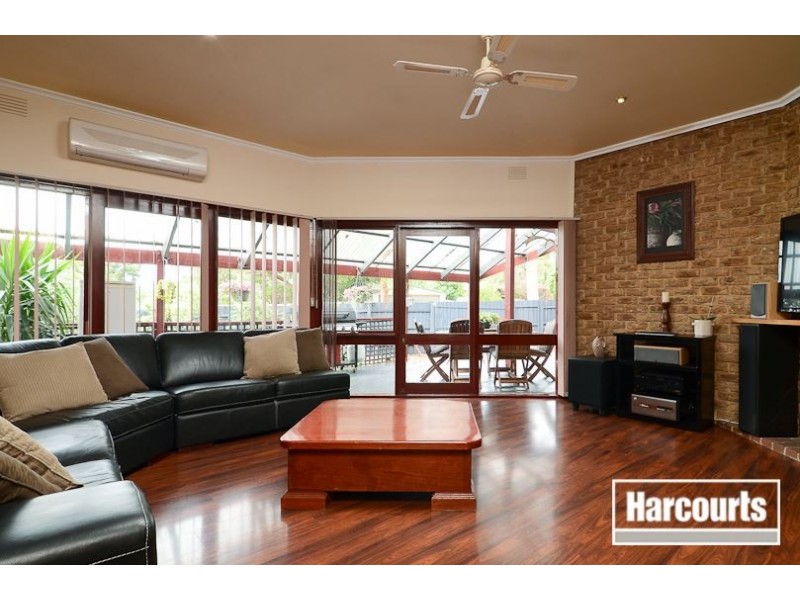 90 Lyrebird Drive, Carrum Downs VIC 3201
