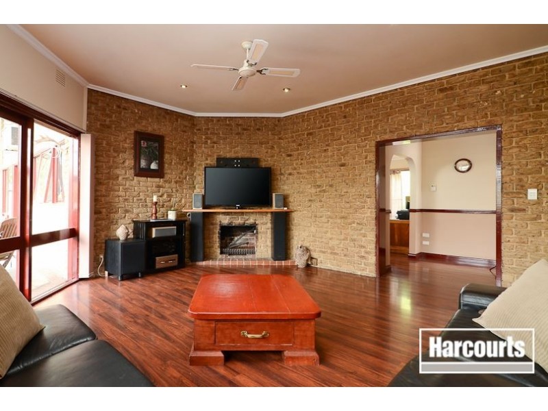90 Lyrebird Drive, Carrum Downs VIC 3201