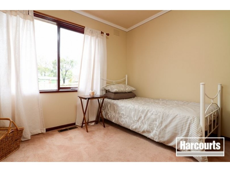 90 Lyrebird Drive, Carrum Downs VIC 3201