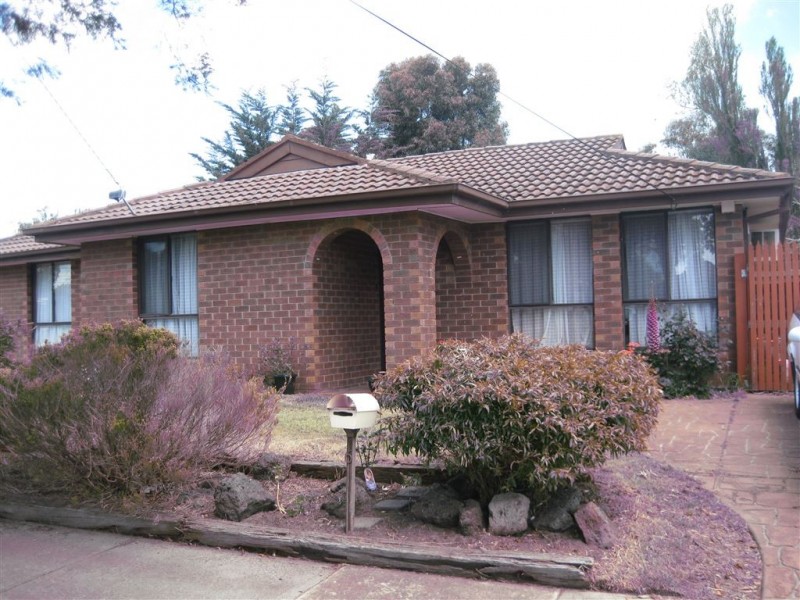 6 Honeyeater Place, Carrum Downs VIC 3201