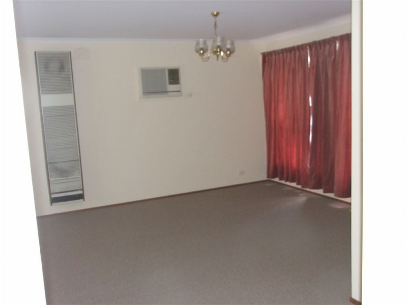 6 Honeyeater Place, Carrum Downs VIC 3201