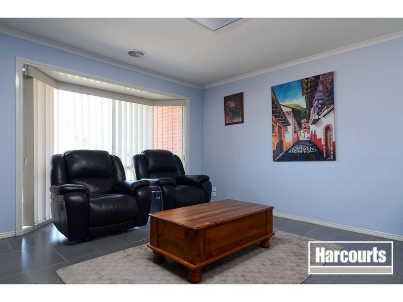 21 Diamond Parade, Skye VIC 3977