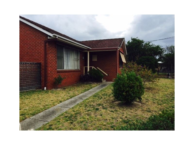 4 Burdett Street, Frankston North VIC 3200