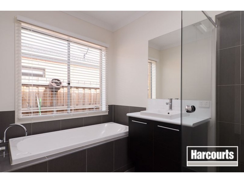 24 Tarcoola Way, Sandhurst VIC 3977