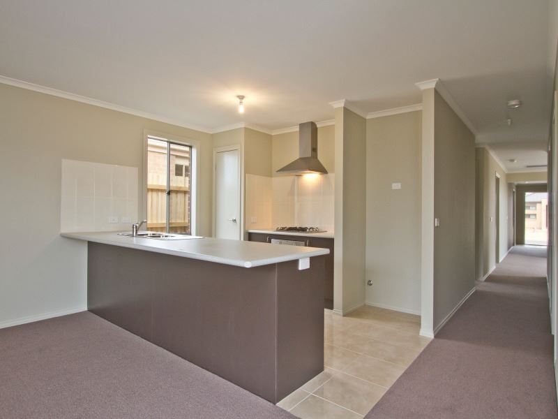 25 Myhaven Circuit, Carrum Downs VIC 3201