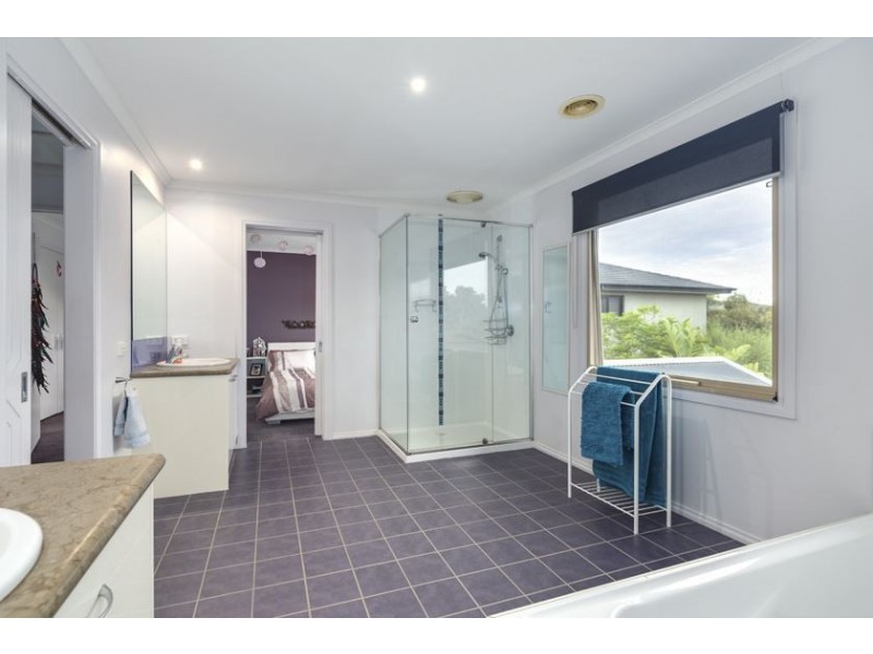 11 Nolan Court, Sandhurst VIC 3977