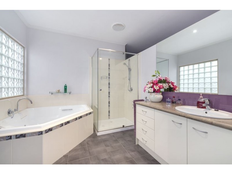 11 Nolan Court, Sandhurst VIC 3977