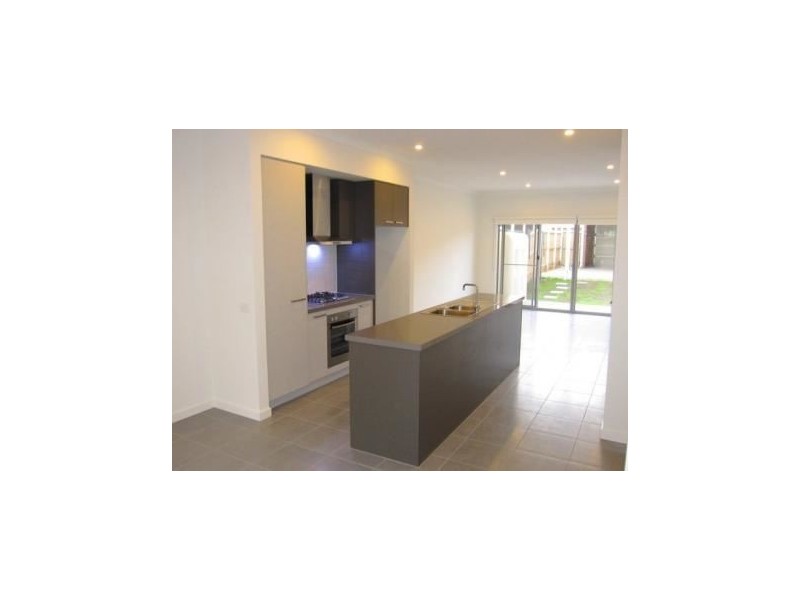 24/2 Sanoma Drive, Skye VIC 3977