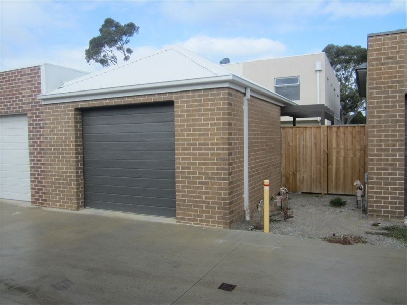 24/2 Sanoma Drive, Skye VIC 3977