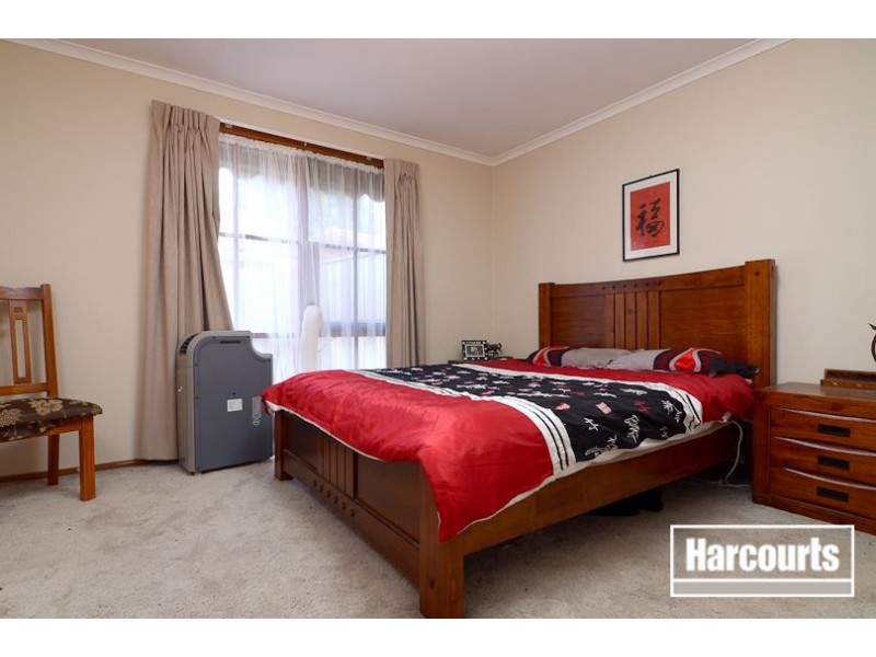 12 Van Haaster Grove, Skye VIC 3977