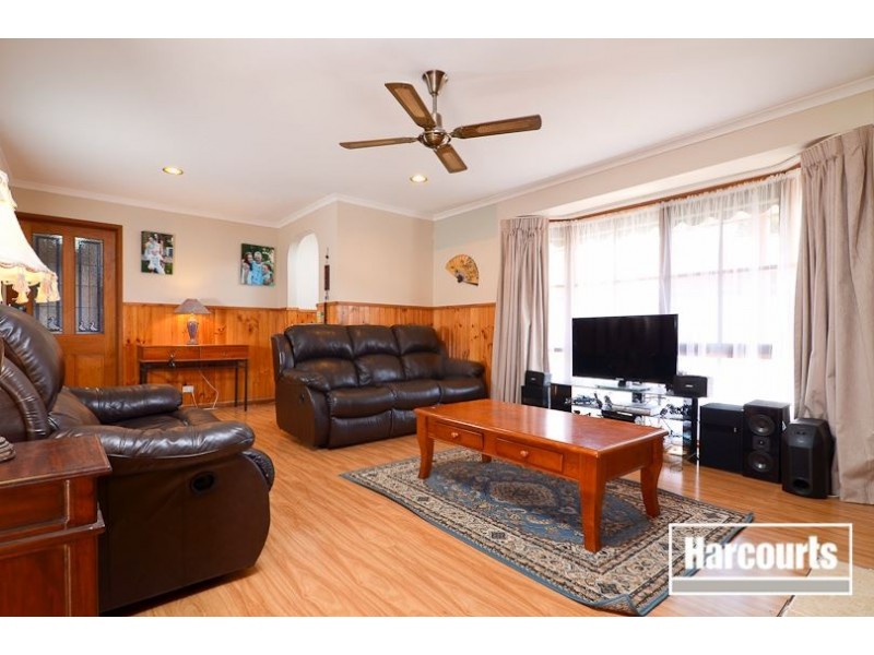 12 Van Haaster Grove, Skye VIC 3977
