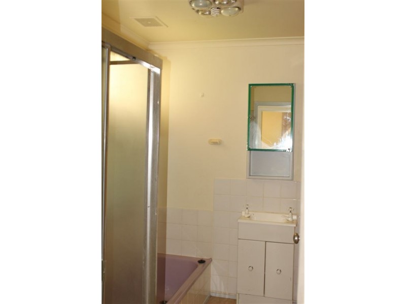 8 Bundy Court, Frankston North VIC 3200