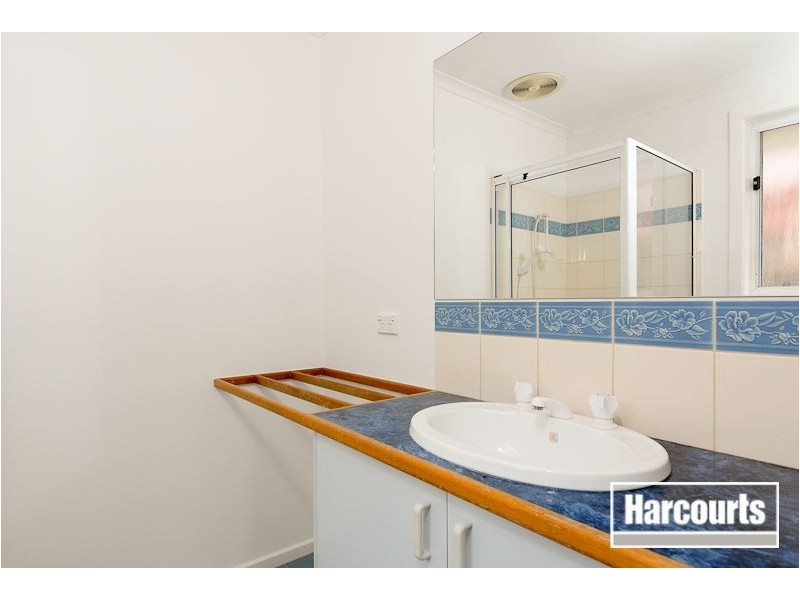 8 Cobblestone Avenue, Narre Warren South VIC 3805