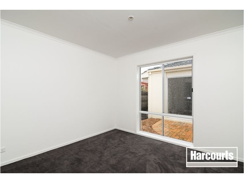 8 Cobblestone Avenue, Narre Warren South VIC 3805