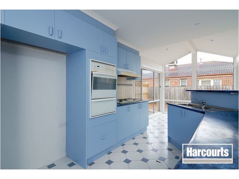 8 Cobblestone Avenue, Narre Warren South VIC 3805