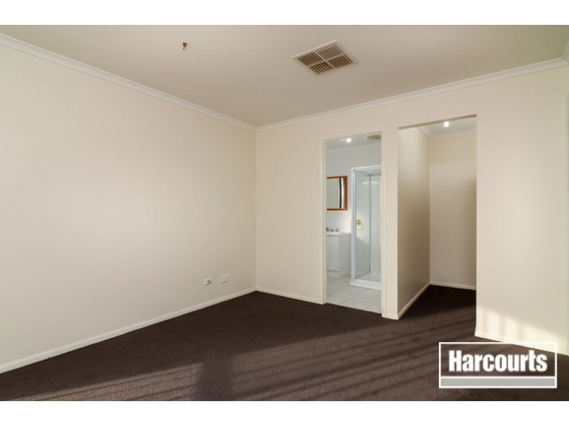 29 Postregna Way, Skye VIC 3977