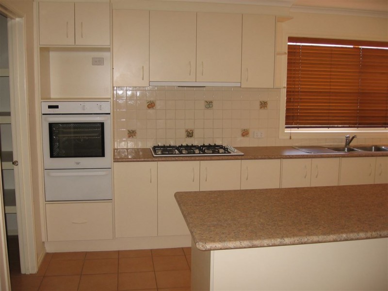 50 Chardonnay Drive, Skye VIC 3977