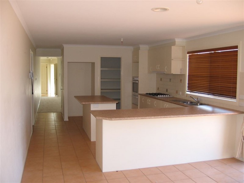 50 Chardonnay Drive, Skye VIC 3977