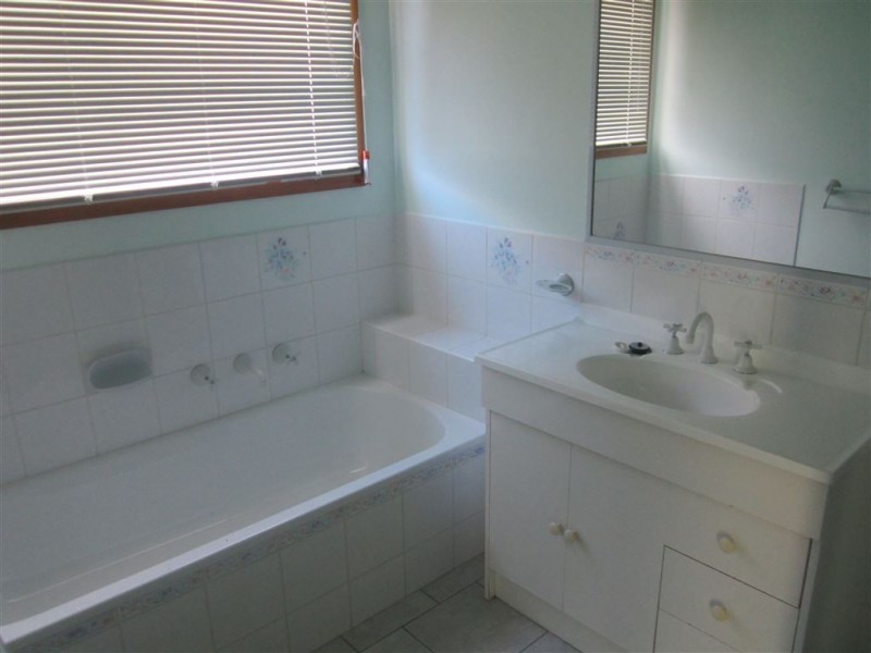 12 Fieldlark Court, Carrum Downs VIC 3201