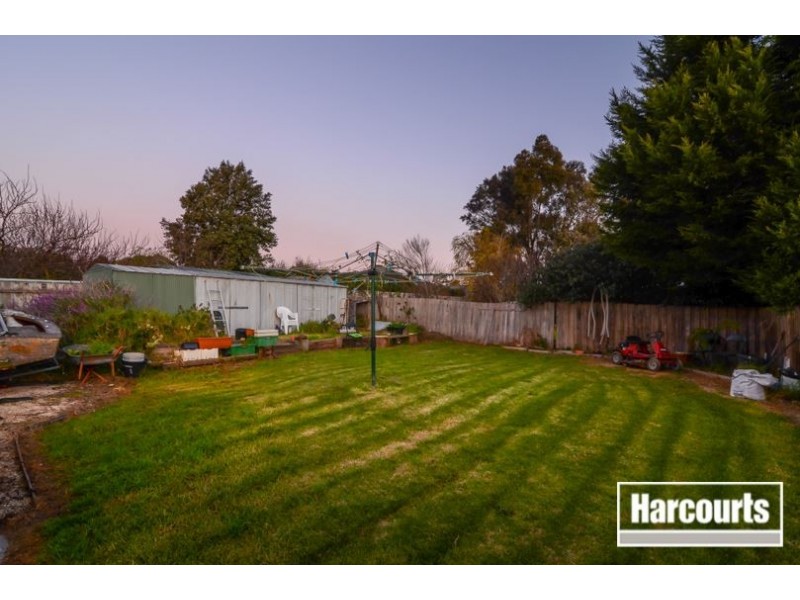 8 Heysen Drive, Skye VIC 3977