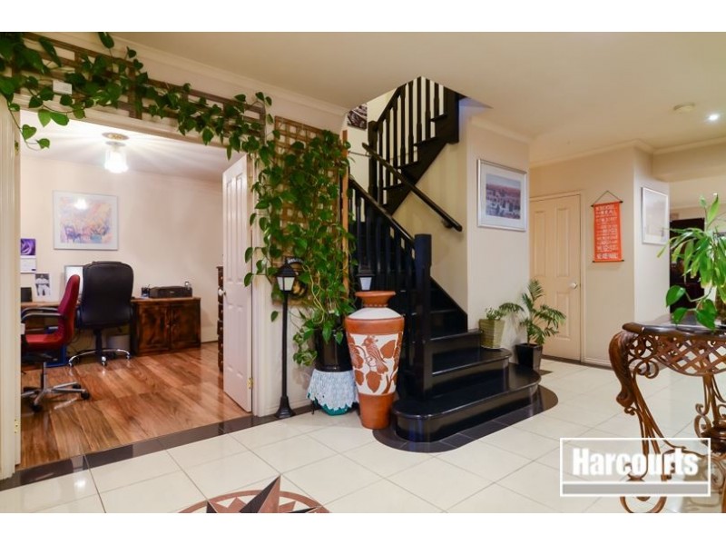 5 Glover Court, Skye VIC 3977