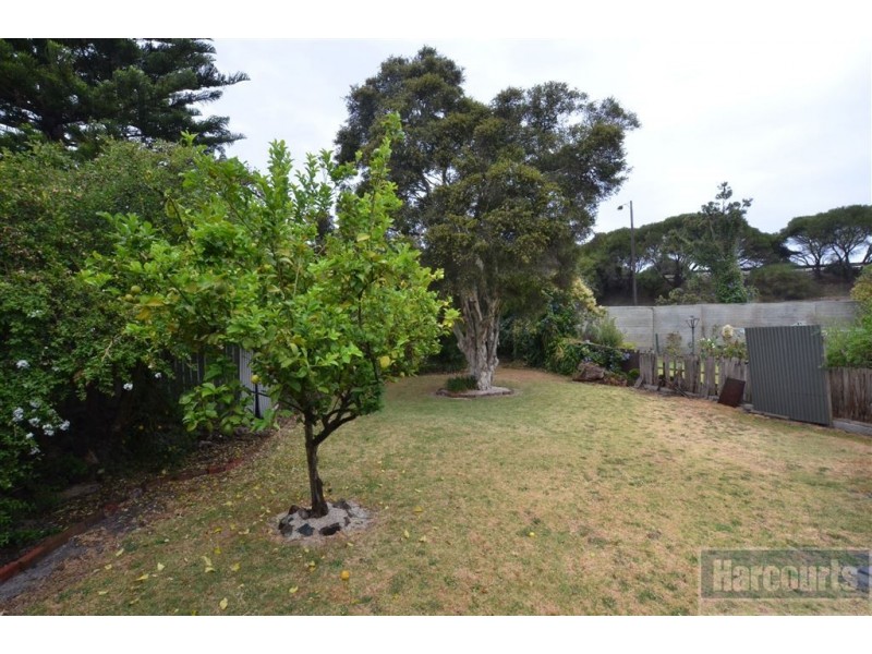 1 Grant Avenue, Seaford VIC 3198