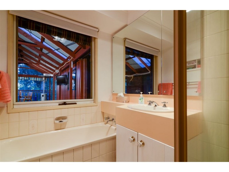 2 The Glen, Carrum Downs VIC 3201