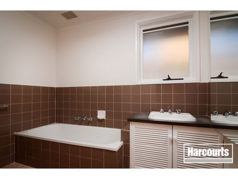 17 Whitby Way, Seaford VIC 3198