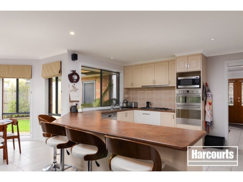 29 Delatite Way, Skye VIC 3977