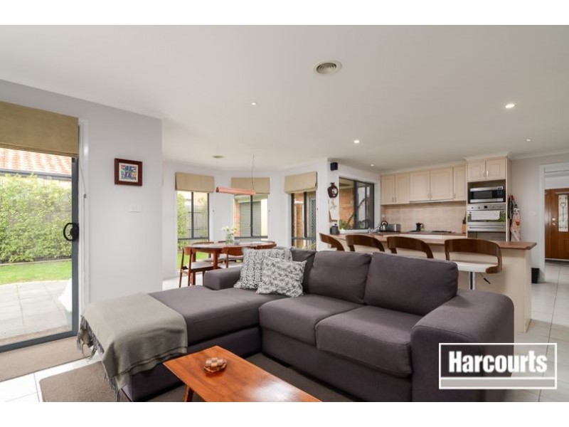 29 Delatite Way, Skye VIC 3977