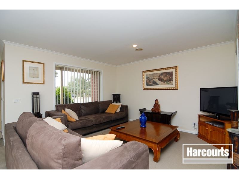 9 Clifton Park Drive, Carrum Downs VIC 3201