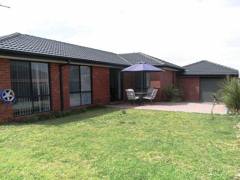 27 Szer Way, Carrum Downs VIC 3201