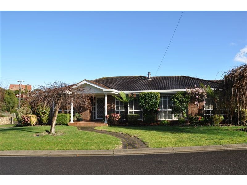 15 Bangor Drive, Frankston VIC 3199