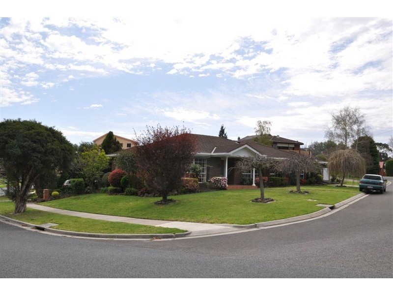 15 Bangor Drive, Frankston VIC 3199