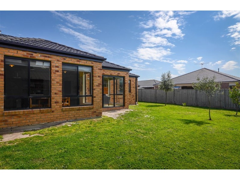 21 Tea Tree Court, Lyndhurst VIC 3975