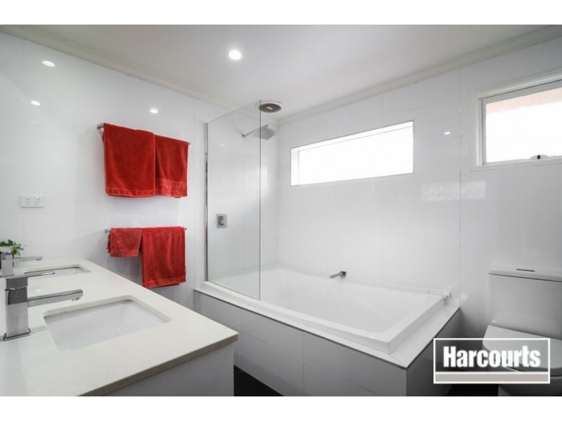 8 Sash Close, Carrum Downs VIC 3201