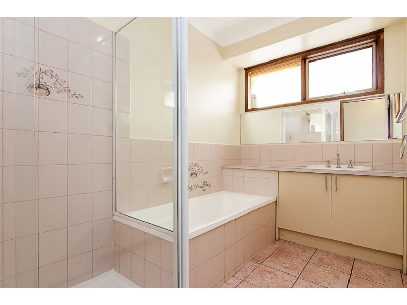 27 Woodvale Drive, Carrum Downs VIC 3201