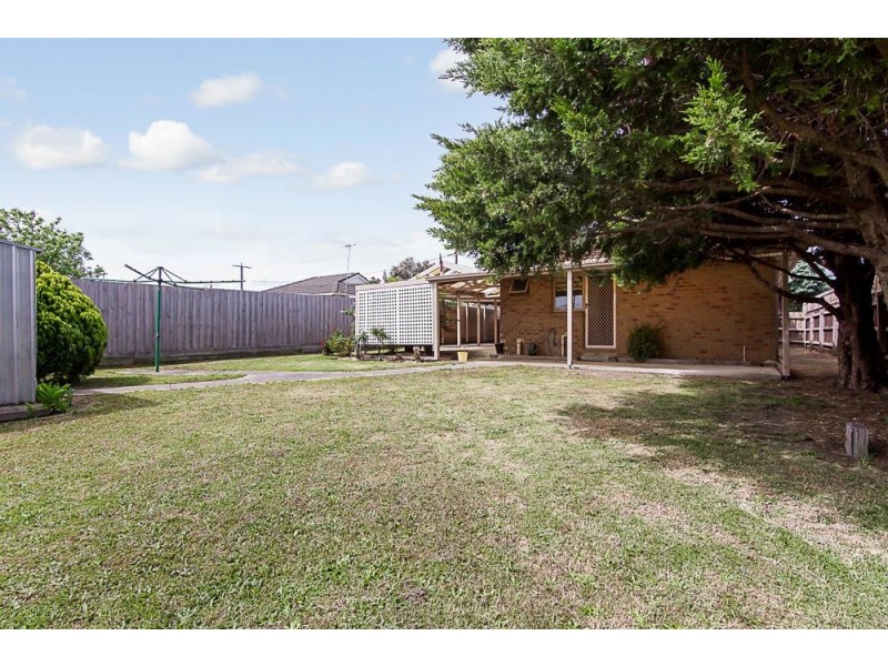 27 Woodvale Drive, Carrum Downs VIC 3201