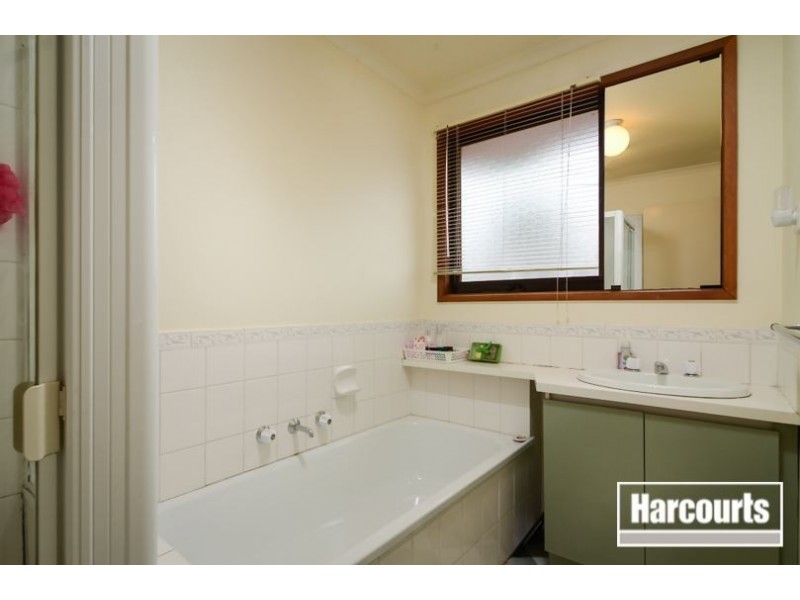 34 Greenwood Drive, Carrum Downs VIC 3201